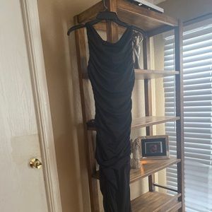 BODY HUGGING CACHÈ black long dress